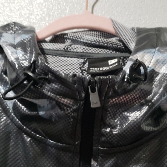 Under armour 2xl  storm water resistant jacket - Picture 6 of 8